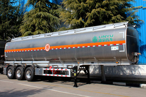 oil tank truck