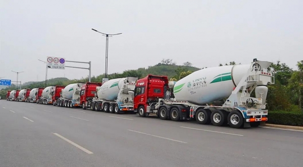 semi-trailer mixers4