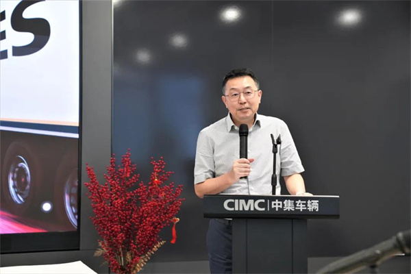 Li Guiping, CEO and President of CIMC Vehicles, delivered a speech