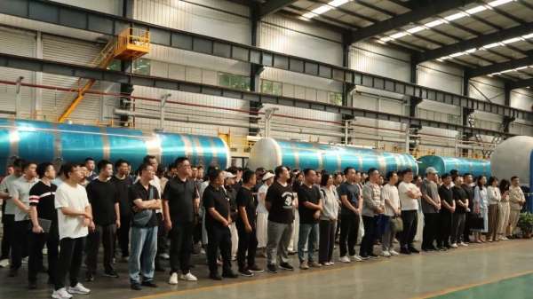 Government-Enterprise Collaboration Strengthens Emergency Response; Practical Drills Build a Defense Line—Luolong District Confined Space Emergency Drill Successfully Held at CIMC Lingyu