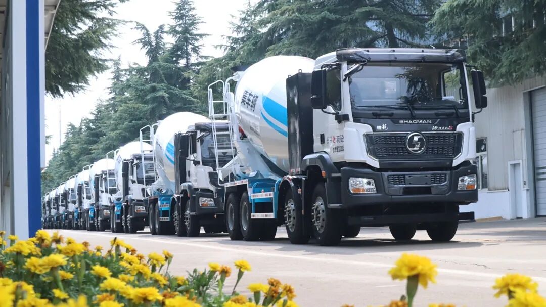 CIMC Vehicles & Shaanxi Automobile Heavy-Duty Mixer Trucks – "Special Forces" for Construction Site Transportation