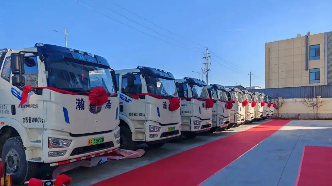 Another repeat purchase! Jinan's leading enterprise once again chooses CIMC Vehicles' new energy mixer trucks.