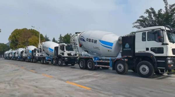 CIMC Vehicles achieves two major market victories! Bulk deliveries of concrete mixer trucks to North and Northwest China demonstrate strong brand power.